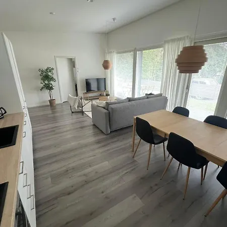 Feriehus Upea Talo 30 Minuuttia Lentokentaeltae! Rajamäki